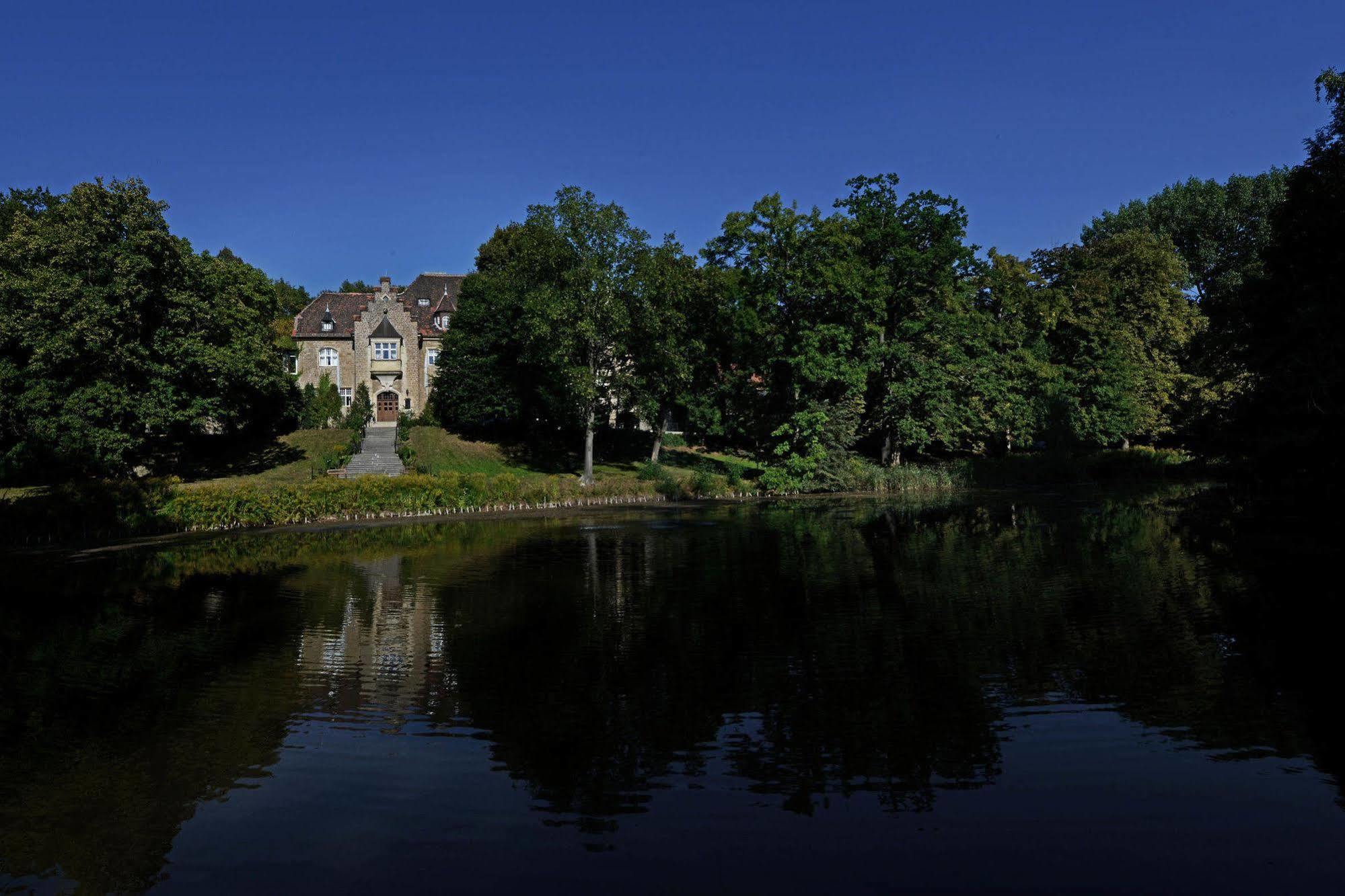 Schlosshotel Villa Westerberge Ашерслебен Экстерьер фото